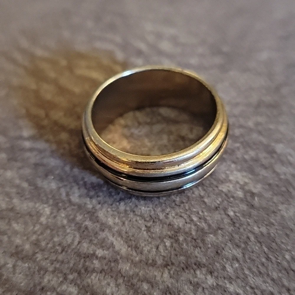 3/$30 Metal Silver and Black Unisex Ring Band